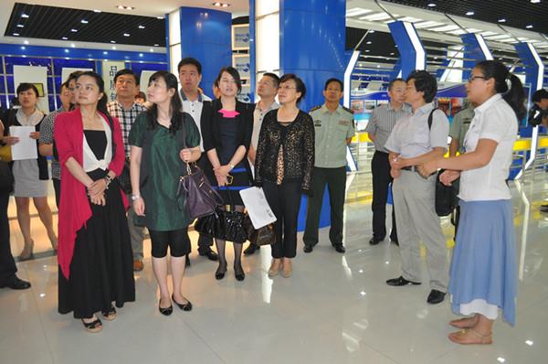 全心打造持久有效的食品安全体系——青岛市政协委员在华体网页版登录入口召开食品安全论坛